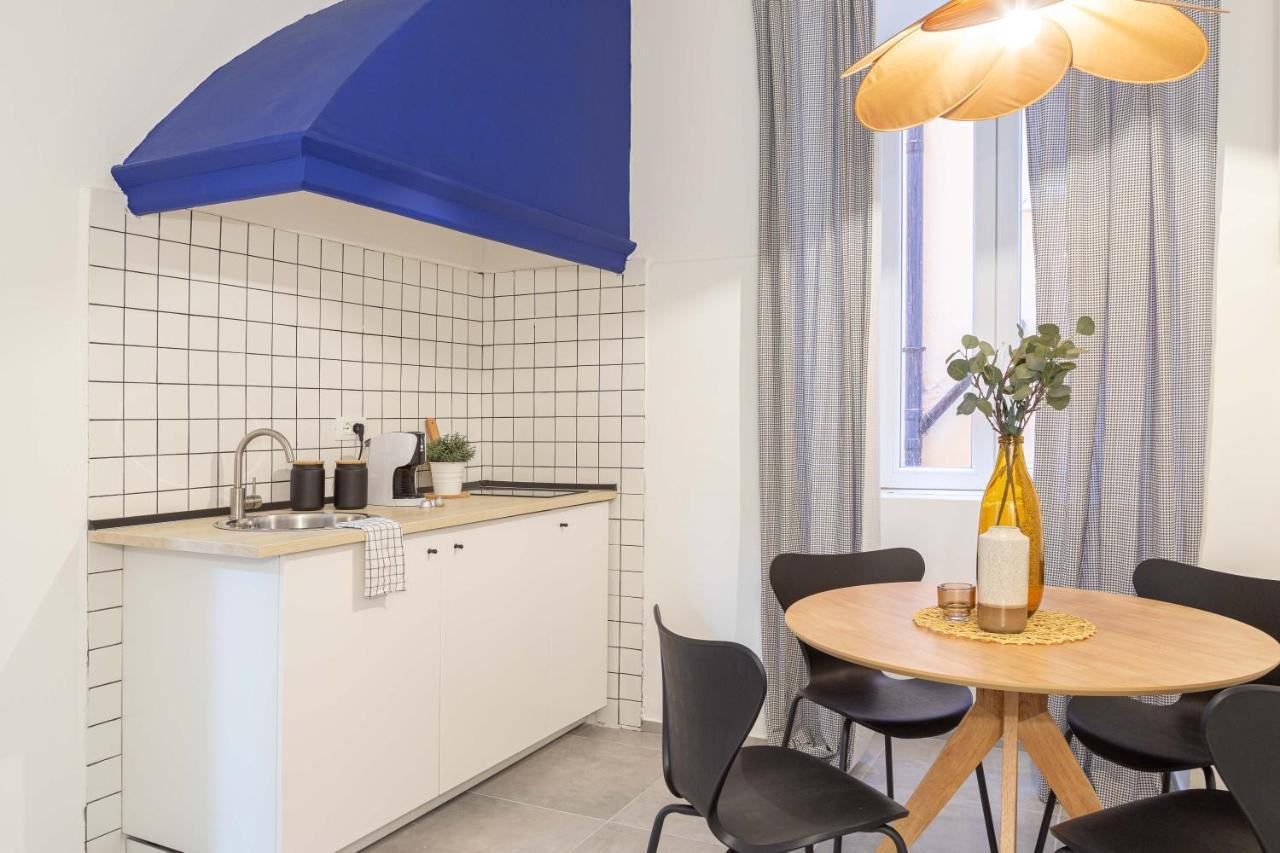 Stylish Loft In The City Center トリエステ エクステリア 写真